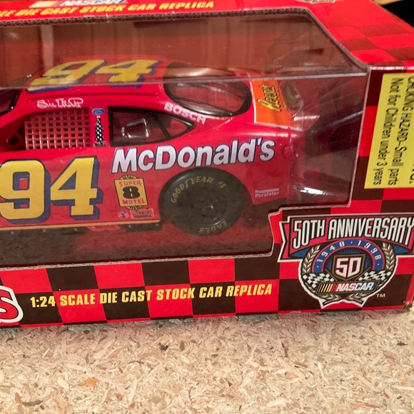 Nascar 1:24 die cast stock car Bill Elliott #94 - Picture 3 of 3
